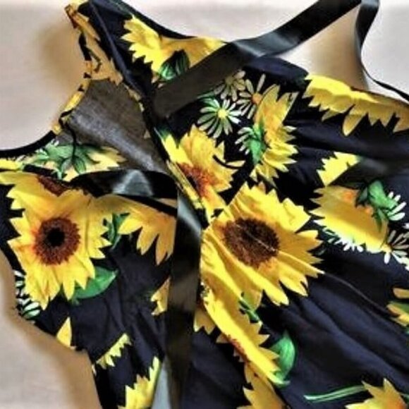 NEW SUNFLOWER SUNDRESS HOLIDAY - Picture 6 of 9